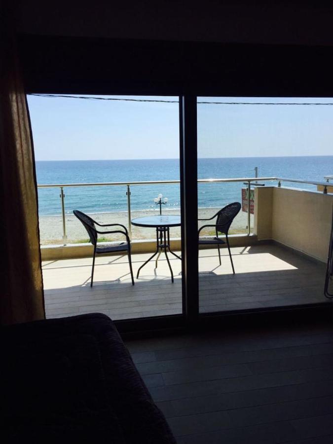 Apartments By The Sea Leptokaryá Eksteriør bilde